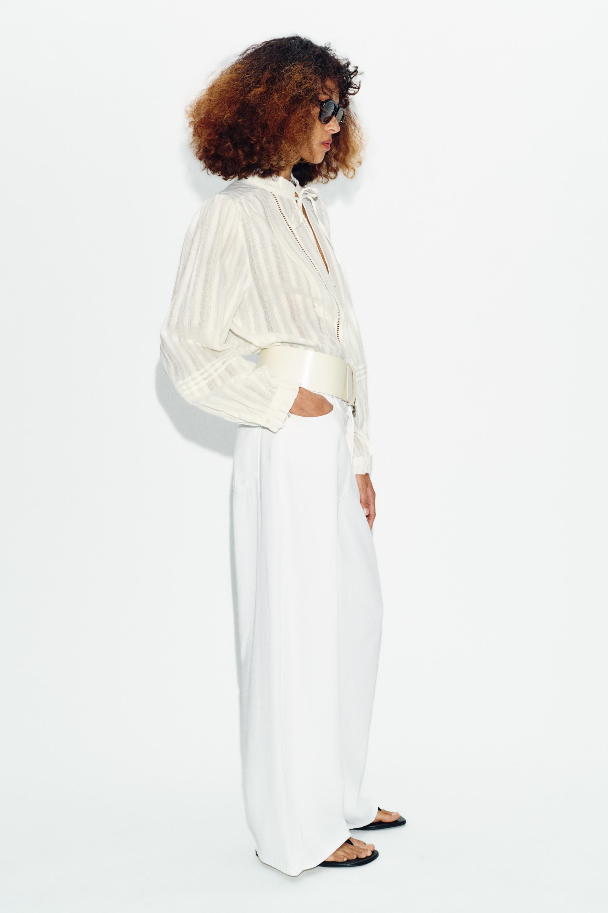 BLOUSE ROMANTIQUE AVEC ENTRE-DEUX